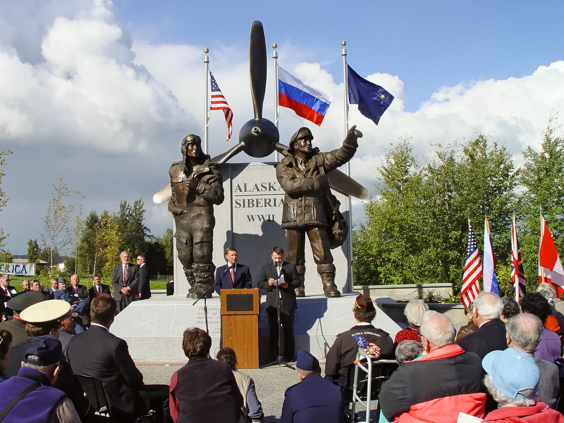 На Аляске открыт памятник летчикам - участникам перегона боевых самолетов из США в СССР в годы Второй мировой войны На Аляске открыт памятник летчикам - участникам перегона боевых самолетов из США в СССР в годы Второй мировой войны - РИА Новости, 1920, 11.03.2025