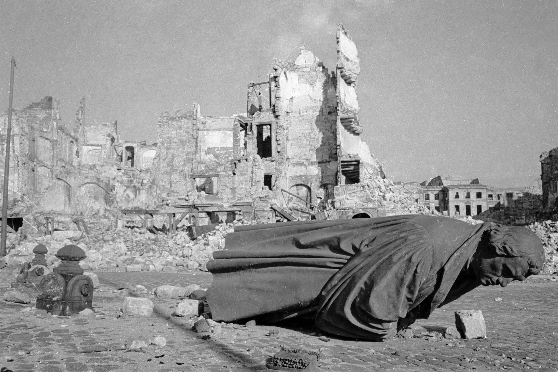 Дрезден после налёта американской авиации, 1945 год Дрезден после налёта американской авиации, 1945 год - РИА Новости, 1920, 14.09.2026