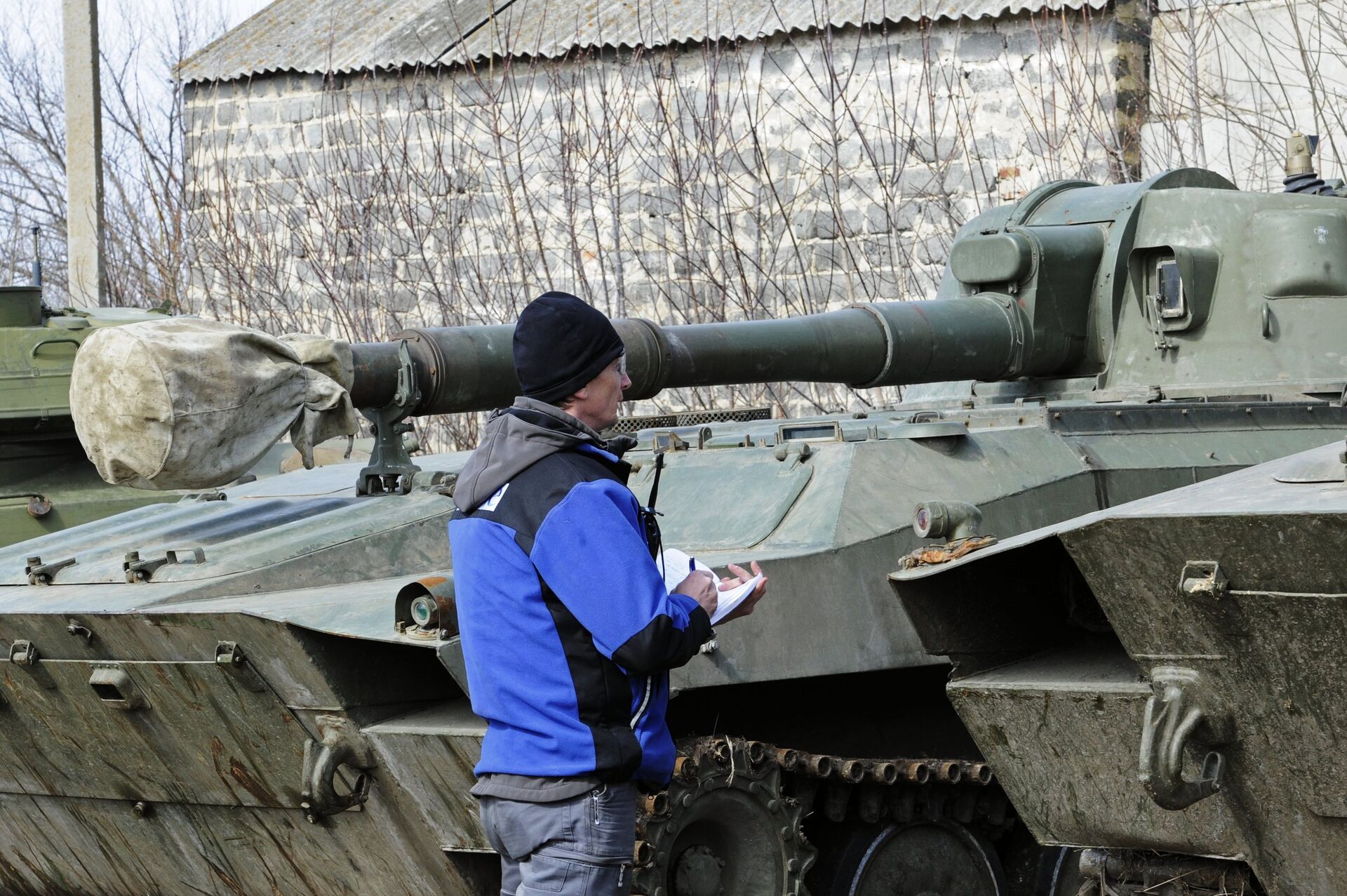 ОБСЕ проконтролировало места отвода артиллерии в Донецкой области - РИА Новости, 1920, 04.10.2021