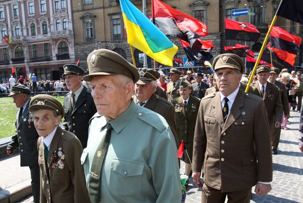 Шествие бывших воинов ОУН-УПА во Львове
