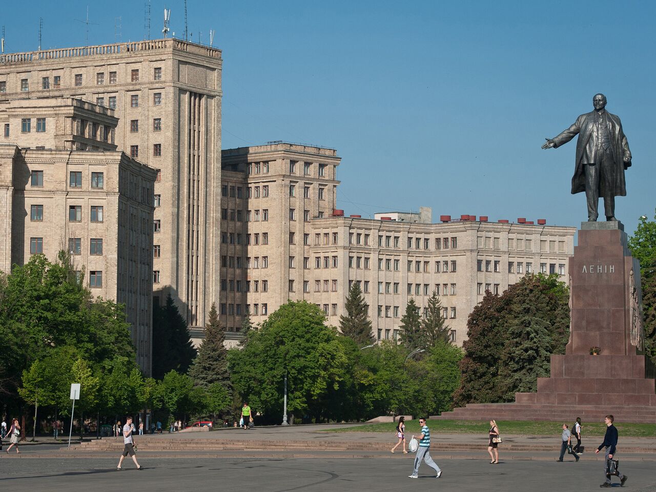 Жители бегут, энергетика рушится, у детей отнимают пособия. Что происходит  в Харькове - 05.04.2024 Украина.ру