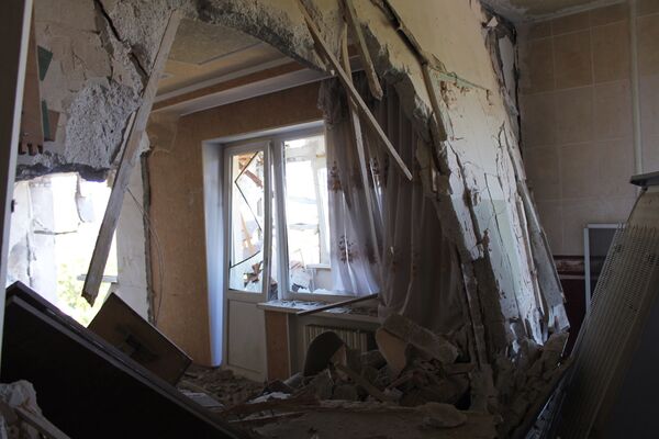 Последствия обстрелов Донецка Последствия обстрелов Донецка