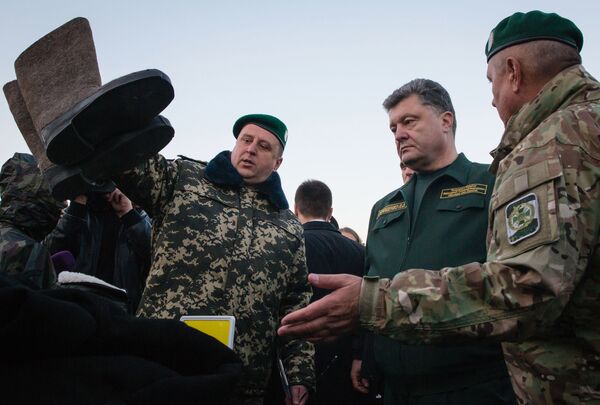 П.Порошенко проверил готовность к зиме отдельной комендатуры охраны Государственной пограничной службы Украины П.Порошенко проверил готовность к зиме отдельной комендатуры охраны Государственной пограничной службы Украины