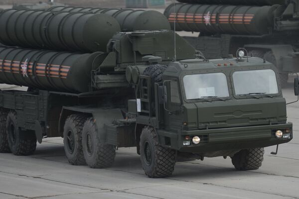 Совместная тренировка пеших и механизированных колонн к Параду Победы Совместная тренировка пеших и механизированных колонн к Параду Победы