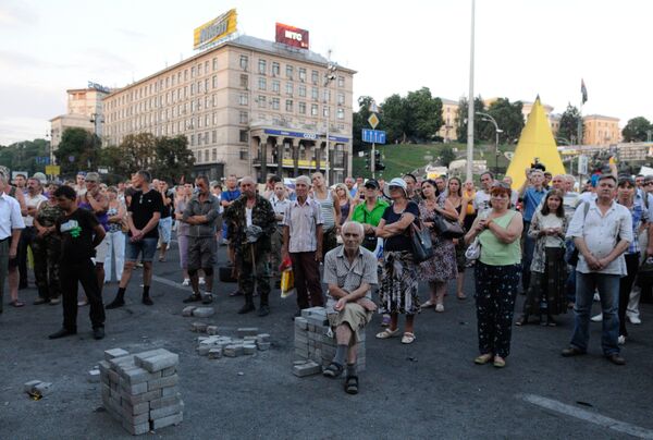 Внеочередное народное вече на площади Независимости в Киеве