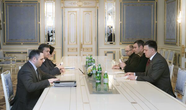 В.Янукович встретился с лидерами оппозиции в Киеве