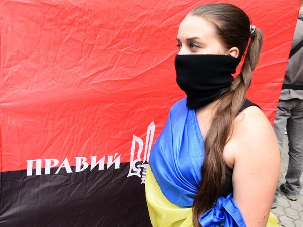 Митинг Правого сектора у здания администрации президента Украины Митинг Правого сектора у здания администрации президента Украины