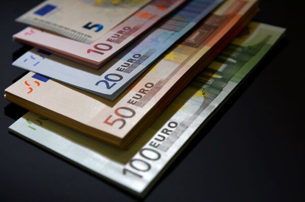 Денежные купюры Денежные купюры