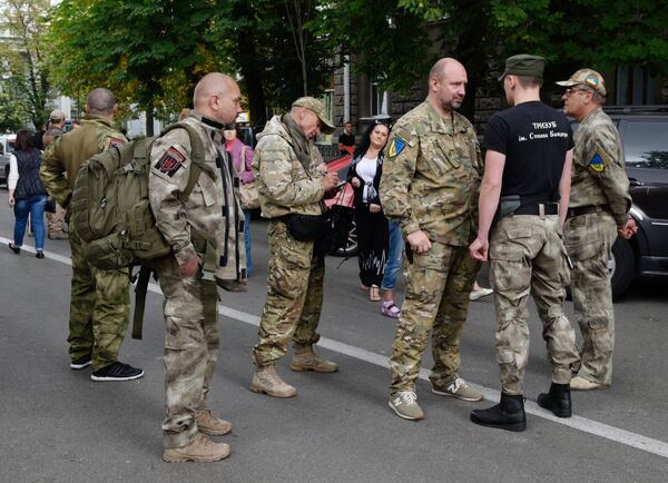 Митинг Правого сектора у здания администрации президента Украины Митинг Правого сектора у здания администрации президента Украины
