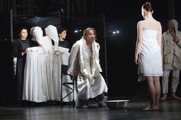 Спектакль Король Лир в постановке Льва Додина, прошедший в рамках фестиваля Золотая маска Спектакль Король Лир в постановке Льва Додина, прошедший в рамках фестиваля Золотая маска