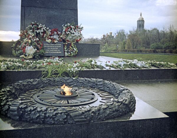 Памятник Вечной Славы на могиле Неизвестного солдата в Киеве