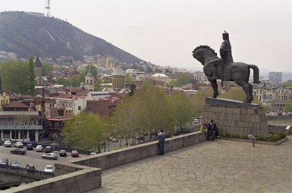 Памятник основателю Тбилиси Вахтангу Горгасали