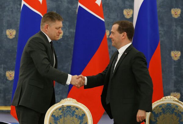 Встреча премьер-министра РФ Д. Медведева и премьер-министра Словакии Р.Фицо Встреча премьер-министра РФ Д. Медведева и премьер-министра Словакии Р.Фицо