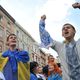 Марш единства болельщиков перед матчем Динамо - Шахтер во Львове Марш единства болельщиков перед матчем Динамо - Шахтер во Львове