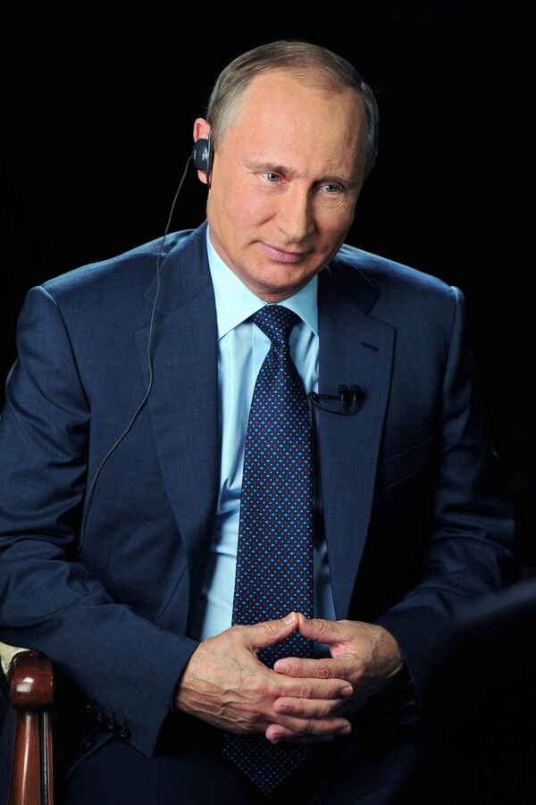 Президент РФ В.Путин дал интервью американскому журналисту для телеканалов CBS и PBS