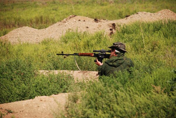 Бойцы 1-й Славянской бригады ополчения ДНР на позиции у линии соприкосновения с ВСУ Бойцы 1-й Славянской бригады ополчения ДНР на позиции у линии соприкосновения с ВСУ