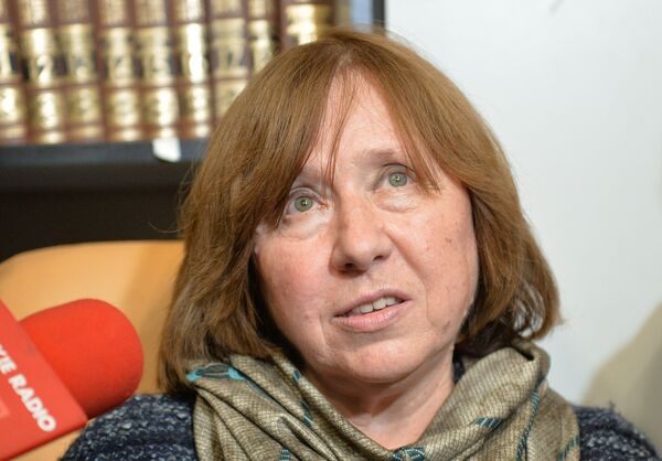 Белорусская писательница Светлана Алексиевич получила Нобелевскую премию по литературе