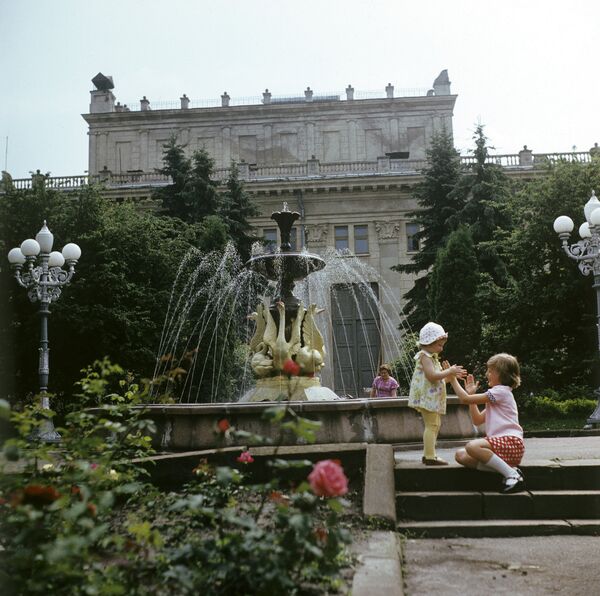 Театральный сквер в Тернополе Театральный сквер в Тернополе
