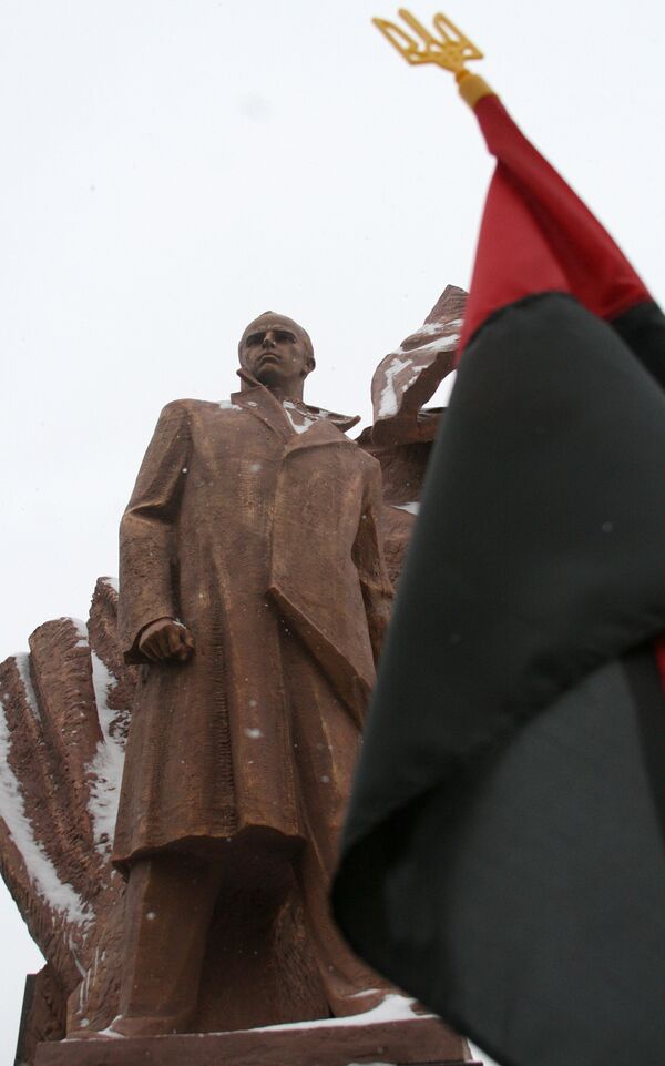 Открытие памятника лидеру Организации украинских националистов Степану Бандере в Тернополе Открытие памятника лидеру Организации украинских националистов Степану Бандере в Тернополе