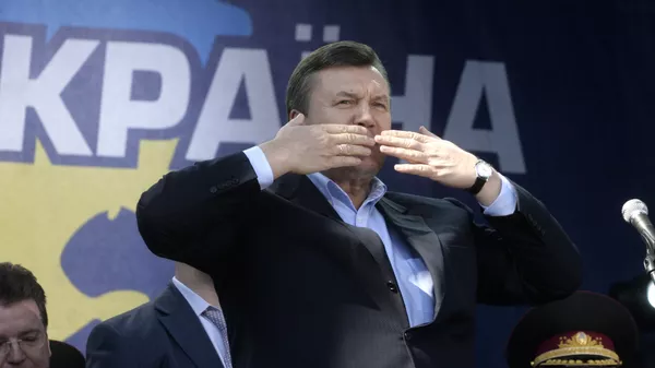 Лидер Партии регионов Виктор Янукович на митинге в центре Киева