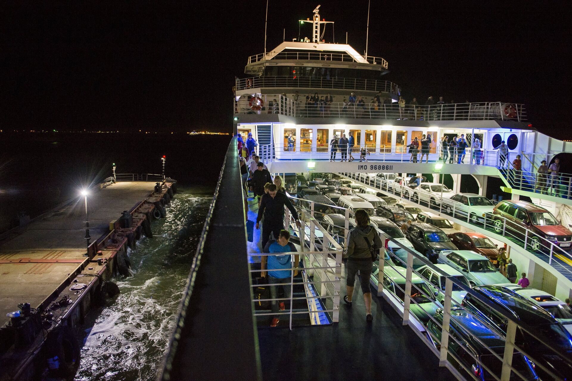 Керченская паромная переправа. Керченская паромная переправа. Движение через паром. Порт кавказ паромная переправа. Керченская паромная переправа.
