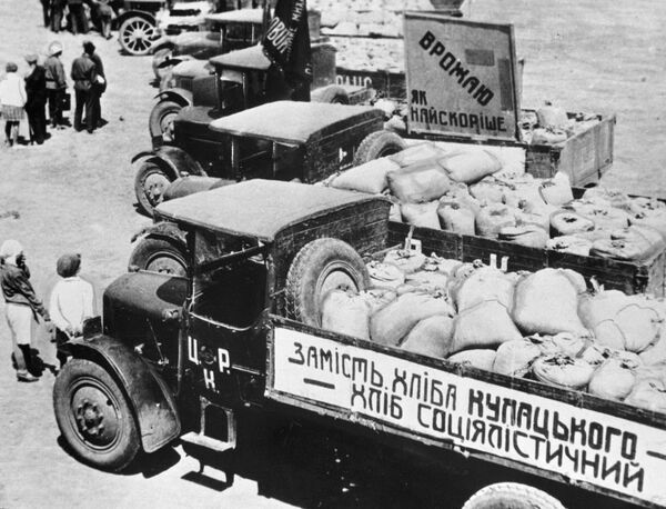 Грузовики с зерном