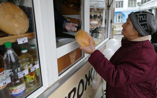 Первый передвижной киоск с продуктами социальной направленности от производителей ДНР открылся в Донецке