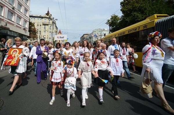 Парад вышиванок-2014 в Киеве Парад вышиванок-2014 в Киеве