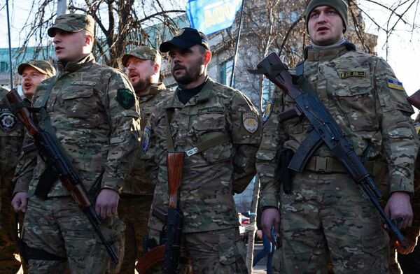 Отправка батальона Сич на юго-восток Украины Отправка батальона Сич на юго-восток Украины