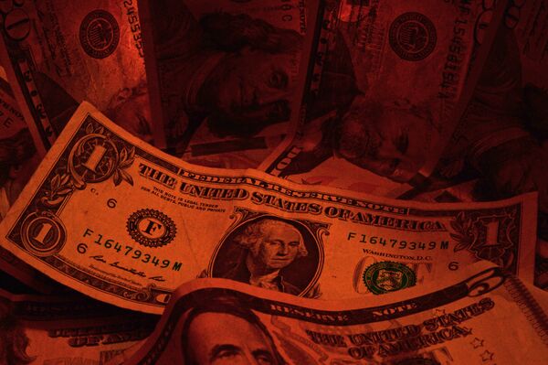 Доллары США