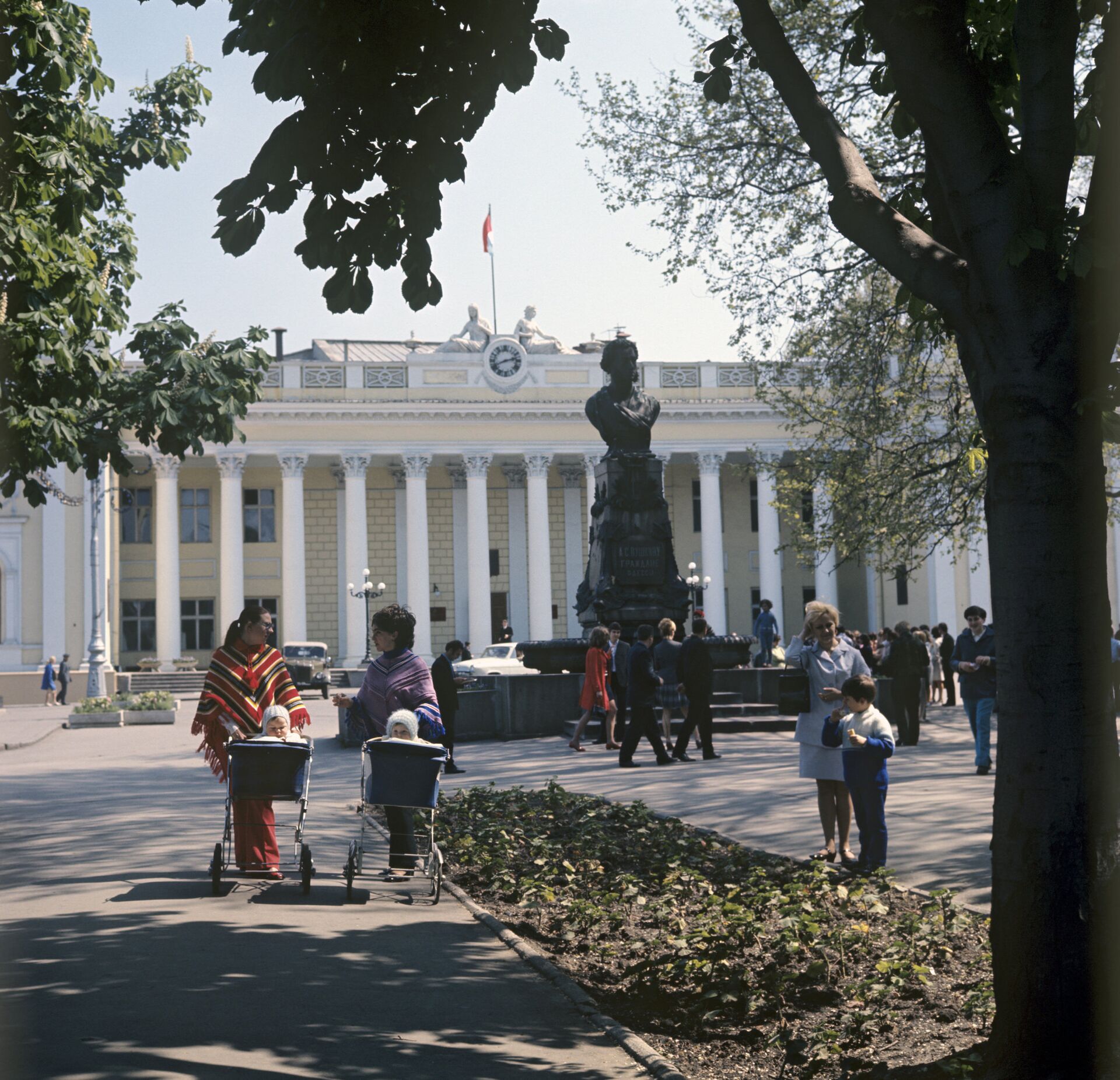 На Приморском бульваре - РИА Новости, 1920, 05.12.2024