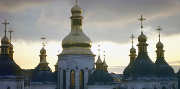 Купола Софийского собора - старейшего архитектурного сооружения древней Руси