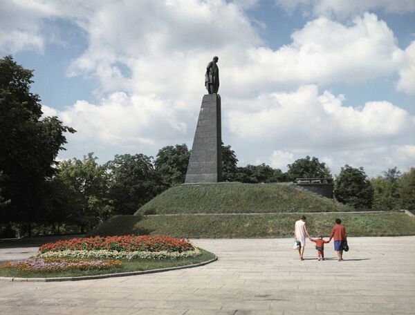 Памятник Тарасу Шевченко в Каневе