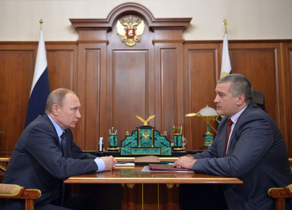 Рабочая встреча президента РФ В. Путина с главой Республики Крым С. Аксеновым