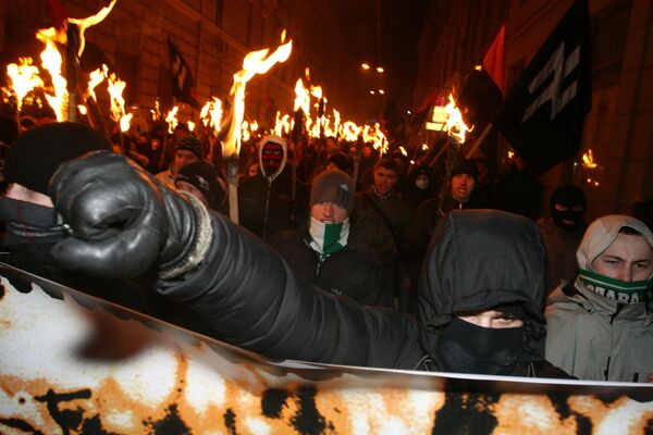 Факельное шествие в память о погибших под Крутами прошло во Львове