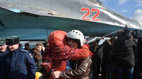 Первая группа бомбардировщиков Су-34 из Сирии приземлилась под Воронежем