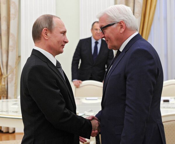 Рабочая встреча президента РФ В.Путина с главой МИД Германии Ф. Штайнмайером Рабочая встреча президента РФ В.Путина с главой МИД Германии Ф. Штайнмайером