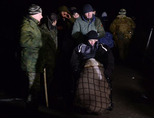 Обмен пленными между ополченцами ДНР, ЛНР и украинскими силовикам