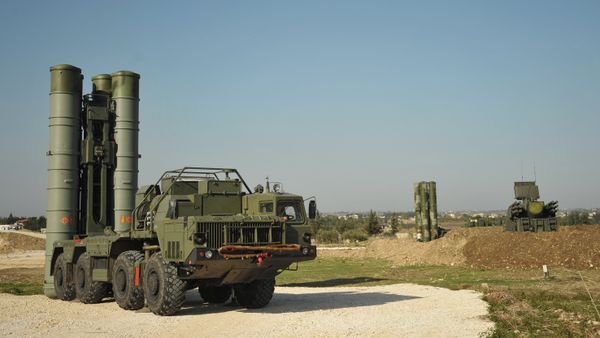 Россия развернула в Сирии ЗРК С-400 Россия развернула в Сирии ЗРК С-400