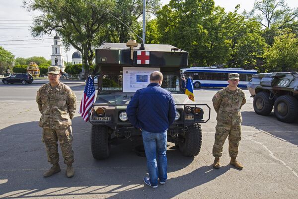 Военная техника США в Кишинёве