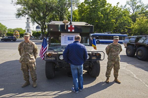 Военная техника США в Кишинёве