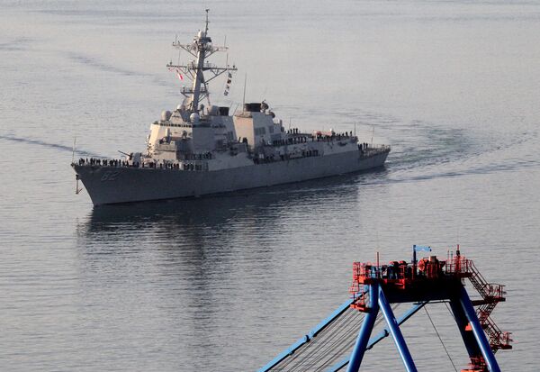 Ракетный эсминец ВМС США Лассен прибыл во Владивосток