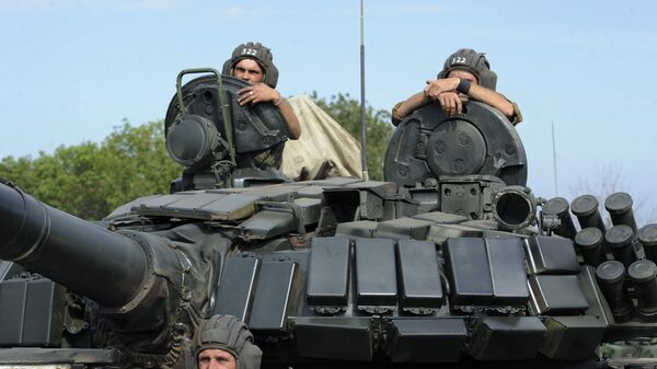Подготовка к соревнованиям танковых подразделений ополчения ДНР на полигоне “Торез” в Донецкой области