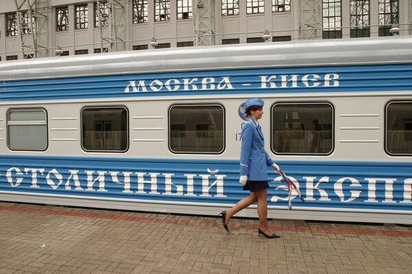 Фирменный поезд Столичный Экспресс Москва - Киев