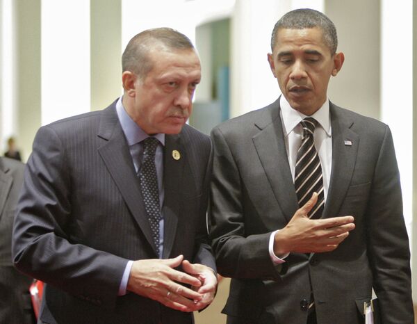 Премьер-министр Турции Реджеп Таип Эрдоган и президент США Барак Обама на саммите G20 в Сеуле