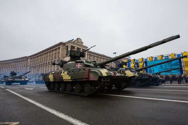 Военный парад по случаю 25-летней годовщины со Дня Независимости Украины Военный парад по случаю 25-летней годовщины со Дня Независимости Украины