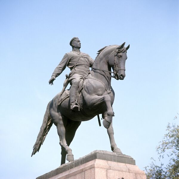 Памятник герою гражданской войны Григорию Котовскому