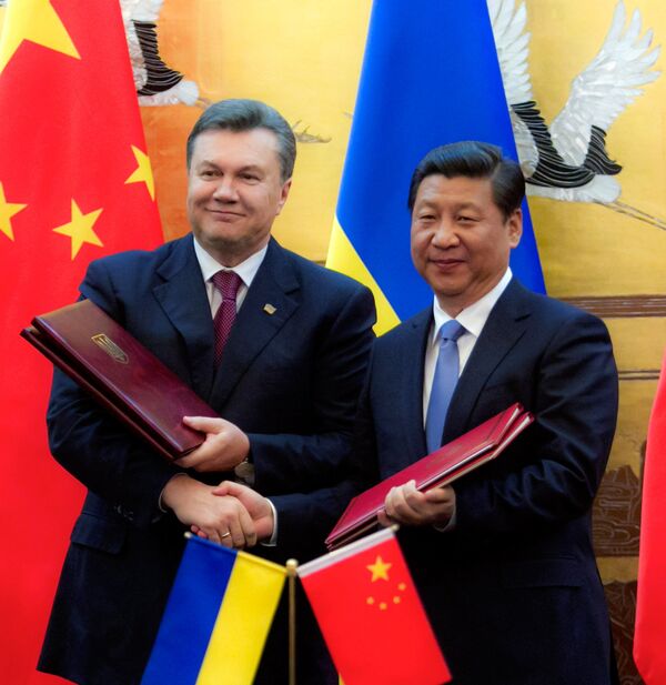 Подписание договора о дружбе и сотрудничестве между Украиной и КНР