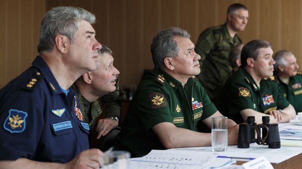 Министр обороны РФ С.Шойгу прибыл на учения на полигоне Ашулук в Астраханской области