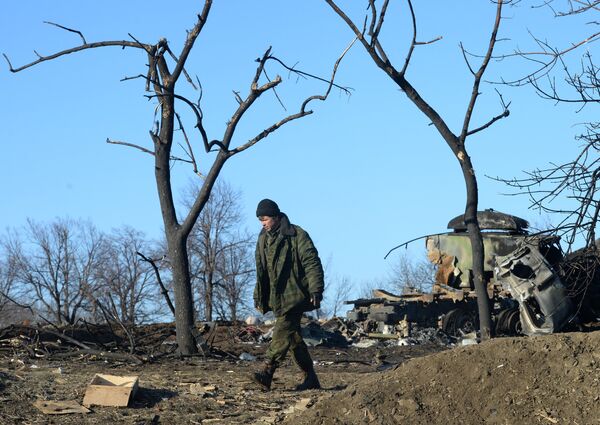 Разрушенный укрепрайон украинских силовиков на окраине города Дебальцево